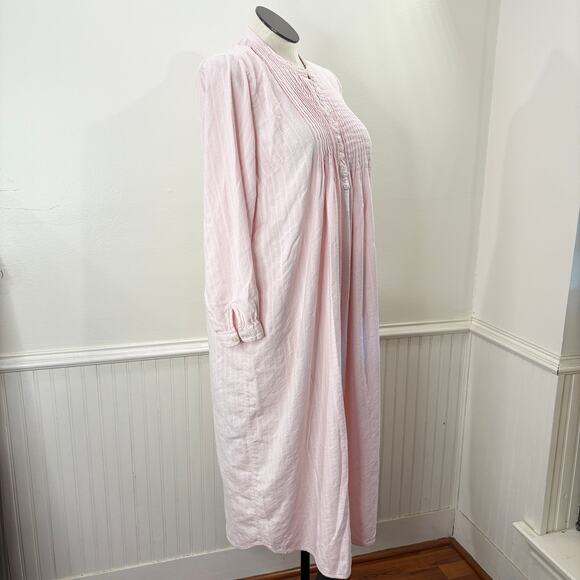 LL Bean Plus Size 1X Nightgown Flannel Dobby Pintuck Pink White Cottage 205465 - Picture 3 of 14